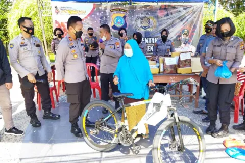 Polres Parimo Gelar Vaksinasi Berhadiah