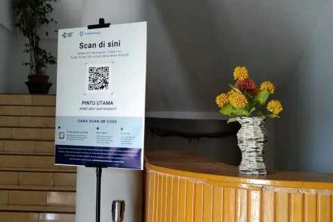 Pemda Morowali Mulai Terapkan Barcode PeduliLindungi di Pintu Masuk