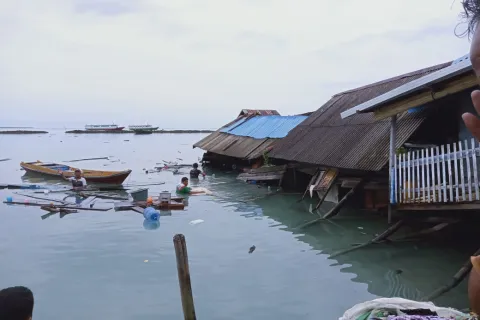 Angin Kencang Robohkan Satu Rumah Warga Kecamatan Menui Kepulauan
