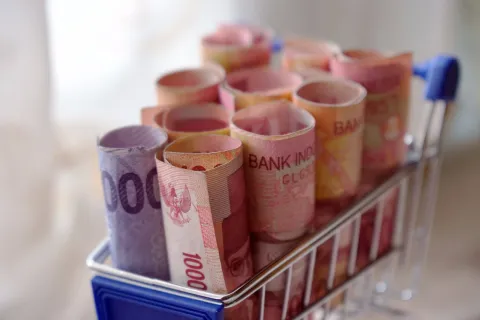 Siap-Siap 5 Bansos Cair Bulan Mei, Ini Daftarnya