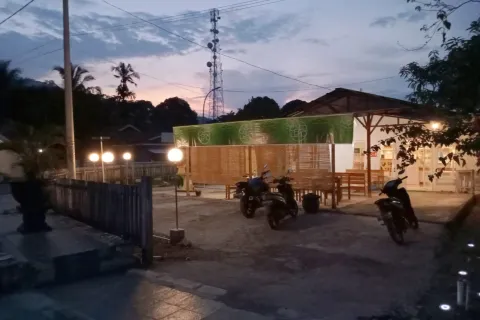 Baca Buku di Cafe Lemo Morowali Dapat Gratis 1 Minuman