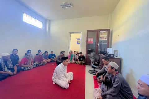 Seorang Tahanan di Polres Morowali Bersyahadat Masuk Islam