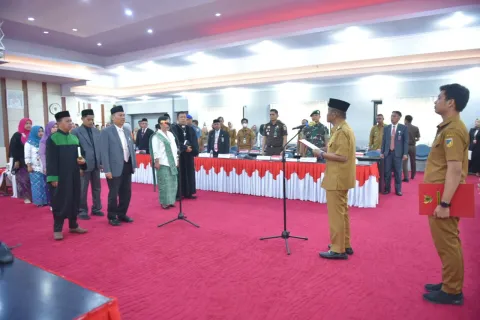Gubernur Lantik Kadis Pangan dan Sejumlah Pejabat Fungsional Pemprov Sulteng