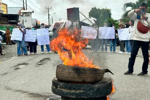 Terus Alami Krisis Listrik, Dua Kecamatan di Morowali Bersatu Demo PLN