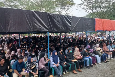 Ribuan Pencaker Padati Mall Pelayanan Publik