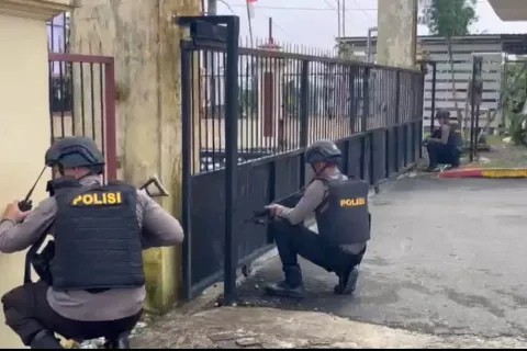 Polres Morowali Simulasi Pengamanan Markas Komando