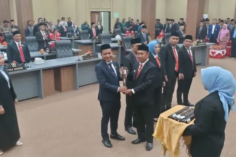 Usulkan Pansus di Sidang Paripurna, Anggota DPRD Morowali Putra Bonewa Menuai Kritik
