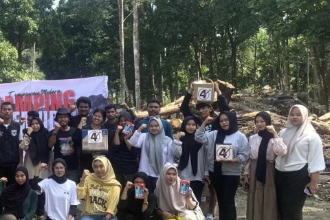 Komunitas Melesat Rachmansyah-Harsono Camping Pemuda