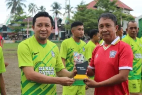 Jalin Sinergitas, Pemda Morowal dan Tojo Una-una Gelar Laga Persahabatan