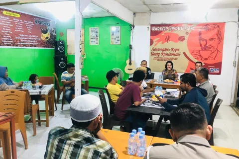 Bangun Sinergitas, Kasat Lantas Polres Morowali Silahturahmi dengan Jurnalis