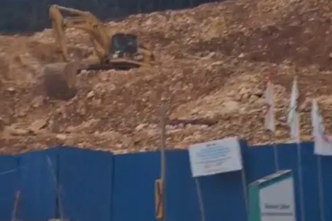 Penambangan PT BAP di Puungkoilu Bahayakan Keselamatan Pengguna Jalan