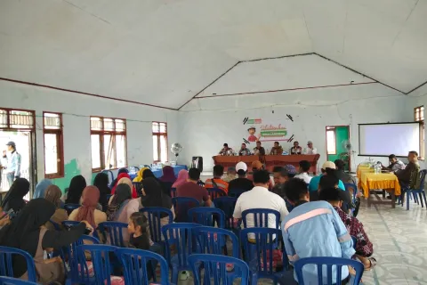Dianggap Lalai dari Kewajiban, Warga Desa Laroenai Gelar Pertemuan dengan PT BCPM