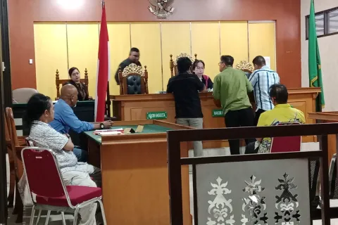 Prapid Hendly Mangkali, Sidang Sempat Memanas