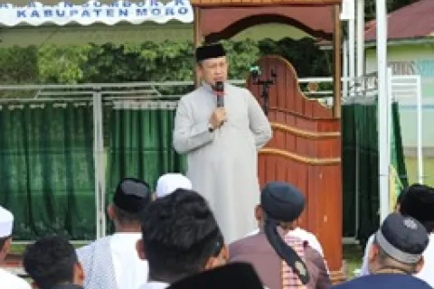 Bupati Morowali Salat Idul Adha di Pulau Paku Bungku Selatan