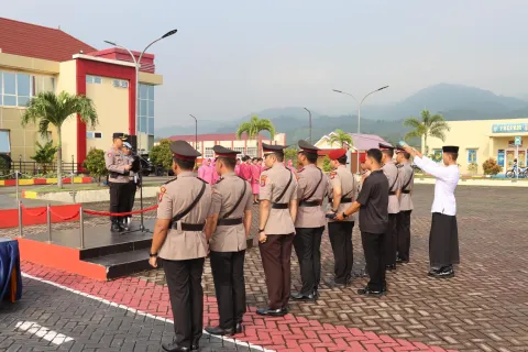 Kapolres Morowali Akbp Zulkarnain pimpin upacara serah terima jabatan