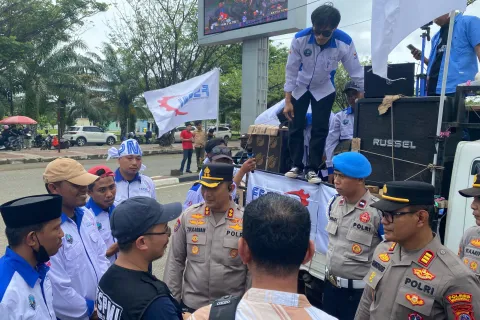 Buruh di Morowali Gelar Unjuk Rasa Tuntut Kenaikan Upah Layak