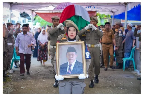 Sekda Morowali Yusman Mabuk Pimpin Upacara Pelepasan Jenazah Plt. Kadis Perkimtan, Yusfatan Djanet