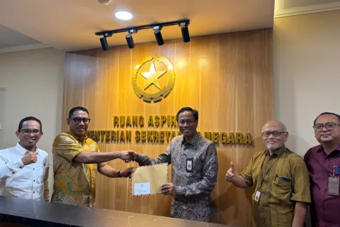 Tanggapi Tuntutan, DPRD Sulteng Bawa Aspirasi Pendemo di Kementerian