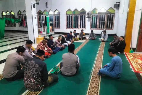POLSEK BUNGKU SELATAN MELAPORKAN JUMAT CURHAT