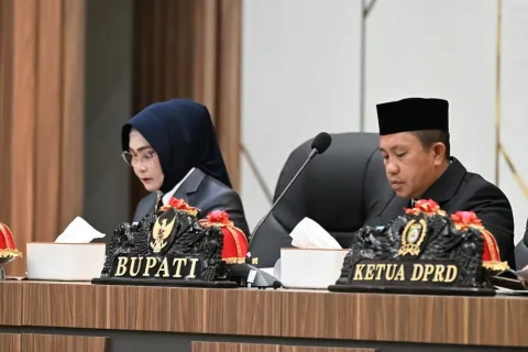 Bupati dan Wabup Hadiri Rapat Paripurna HUT ke-26 Kabupaten Morowali