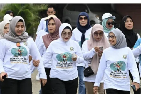 Peringati Hari Ibu ke-97, Wabup Morowali Iriane Iliyas Lepas Peserta Jalan Santai