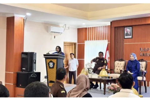Buka Rakor Penanggulangan Kemiskinan dan Evaluasi Kinerja Daerah Tahun 2025, Wabup Iriane Iliyas Tekankan Pentingnya Komitmen dan Sinergi Bersama