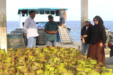 Akhiri Krisis LPG, Pemkab Morowali Mulai Salurkan Gas 3 Kg ke Menui Kepulauan